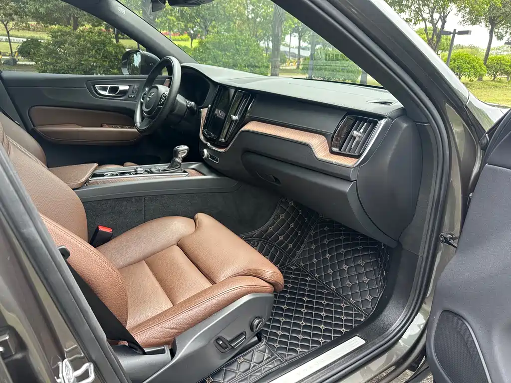 Volvo XC60 2021 T5 AWD Inscription