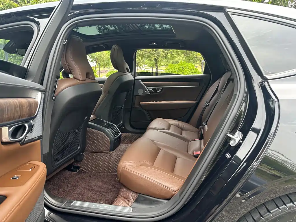 Volvo S90 2024 B5 Zhiyuan Luxury Edition