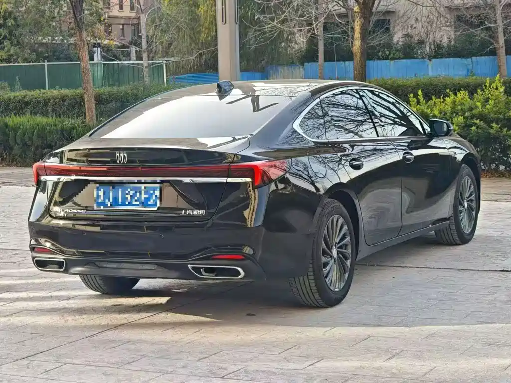 Buick LaCrosse 2025 28T Platinum Edition