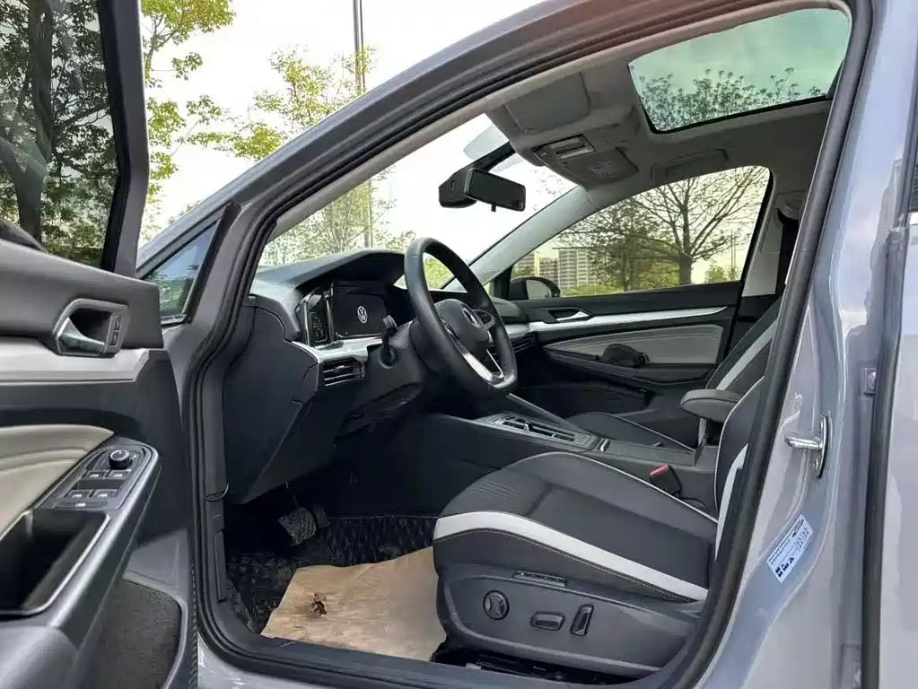 Volkswagen Golf 2021 280TSI DSG Pro