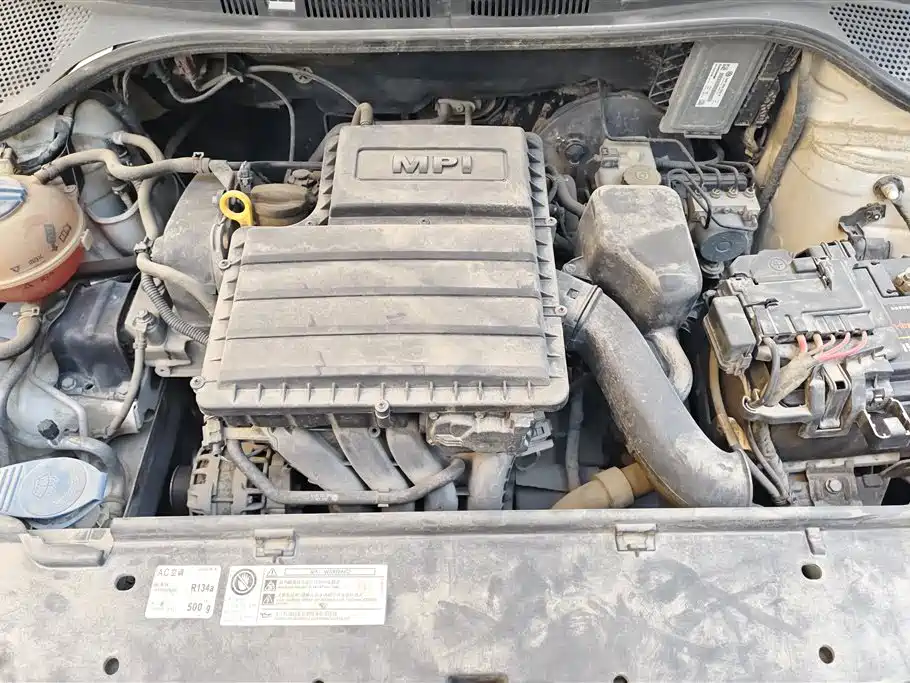 Skoda Rapid 2015 1.6L Manual Zhixuan