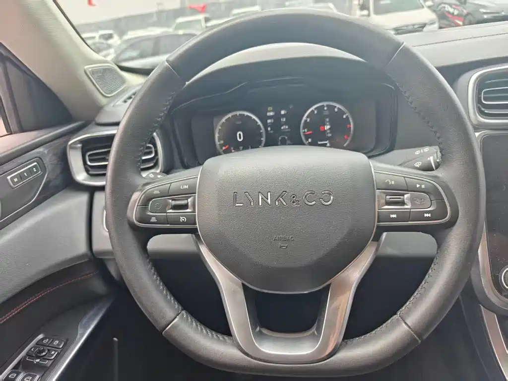 Lynk & Co 01 2019 2.0T FWD Yao Pro Edition China VI