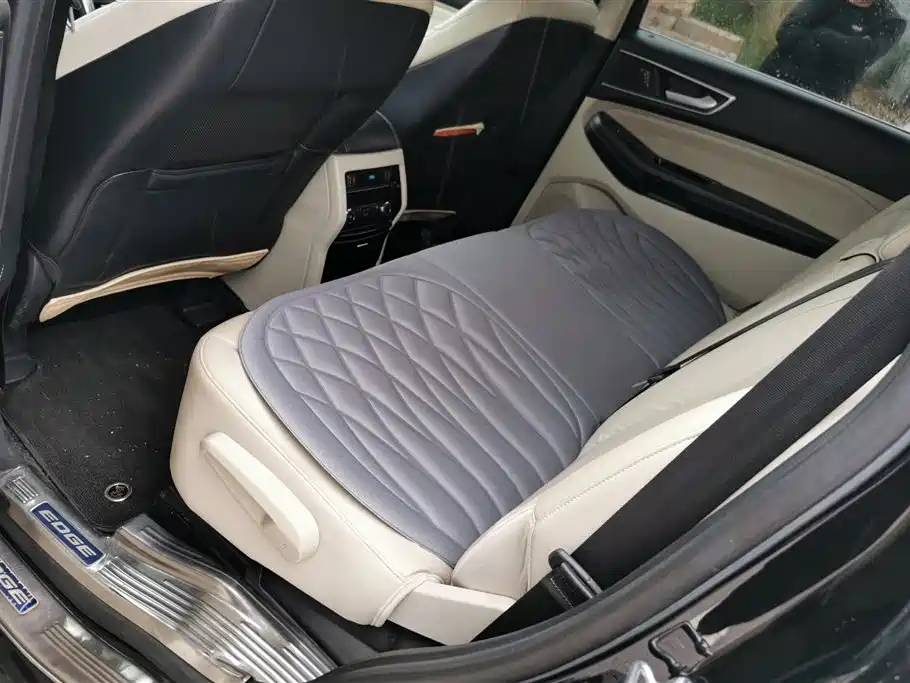 Ford Edge 2015 2.0T GTDi AWD Titanium