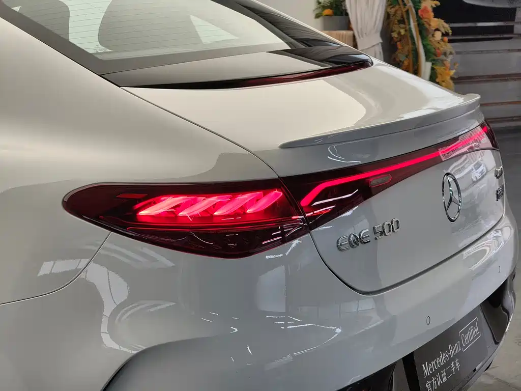 Mercedes-Benz EQE 500 4MATIC Luxury Edition 2025