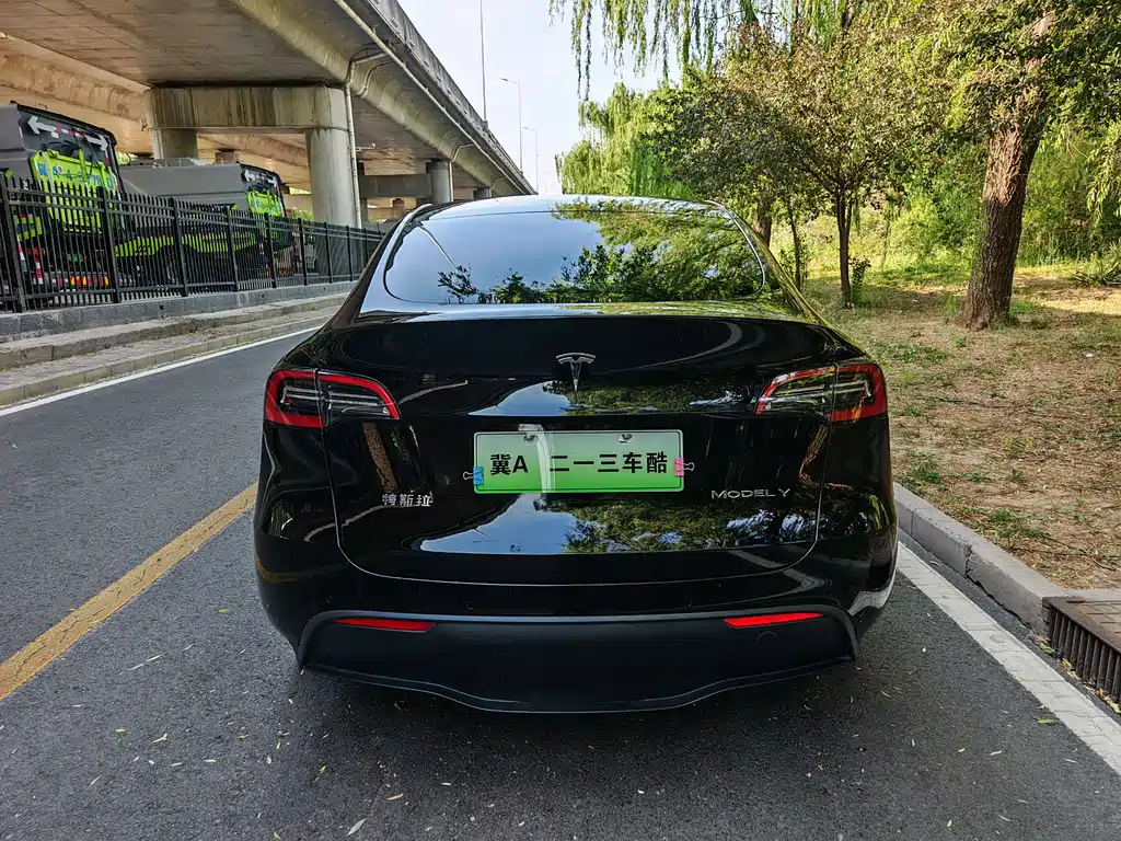 Model Y 2023 Rear-Wheel Drive