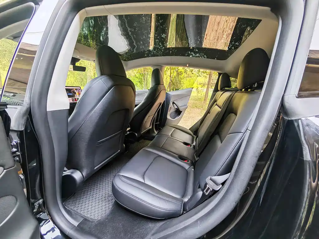 Model Y 2023 Rear-Wheel Drive