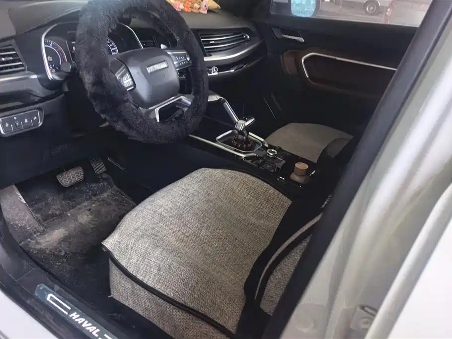 Haval H6 2017 Blue Label 2.0T Automatic 2WD Zhi Shang Edition