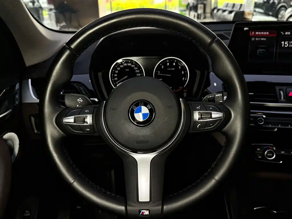BMW X1 2022 sDrive25Li Leading Edition