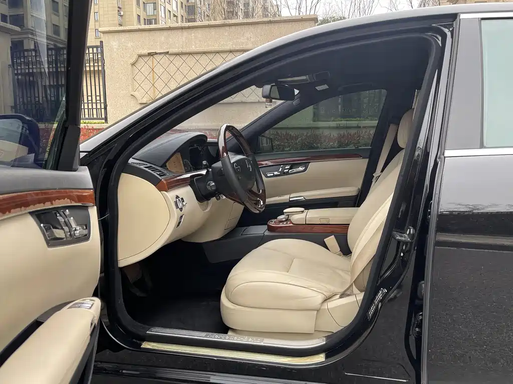 Mercedes-Benz S-Class 2006 S 300