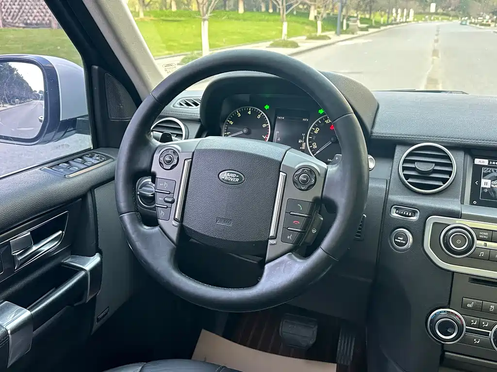 Land Rover Discovery 2015 3.0 SC V6 SE