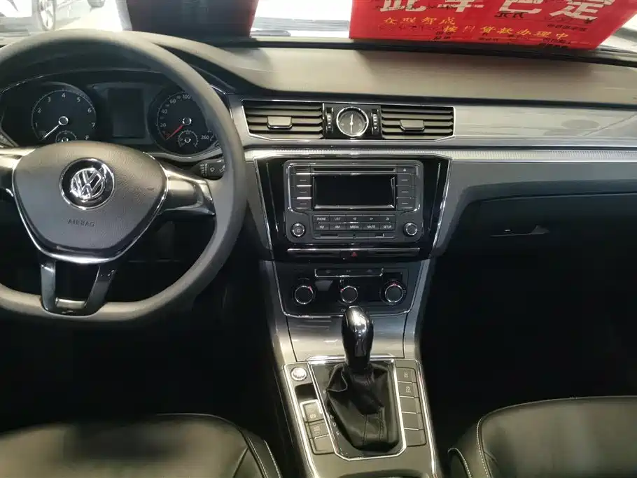 Volkswagen Passat 2015 1.8TSI Automatic Zunrong Edition