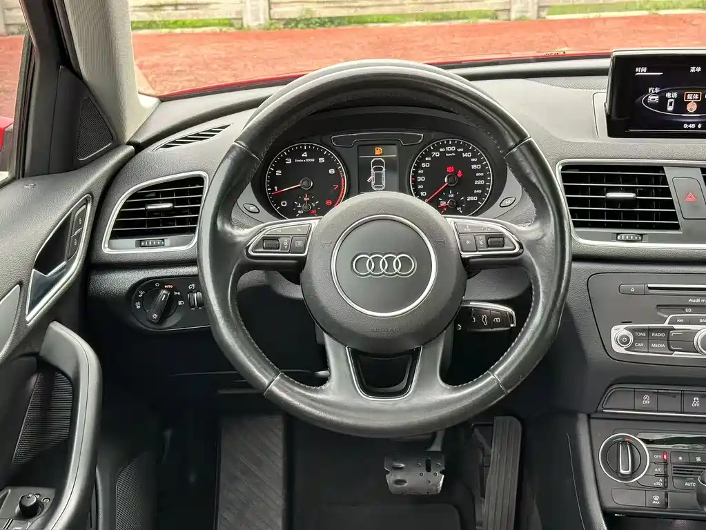 Audi Q3 2016 30 TFSI Fashion