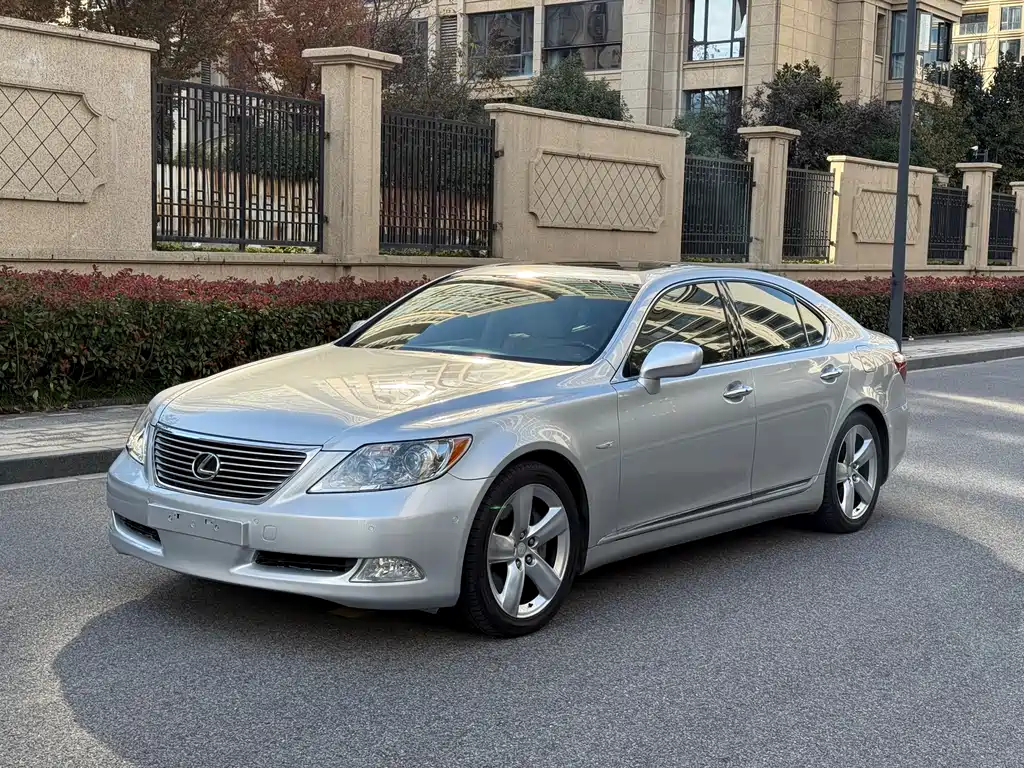 Lexus LS 460 L 2006