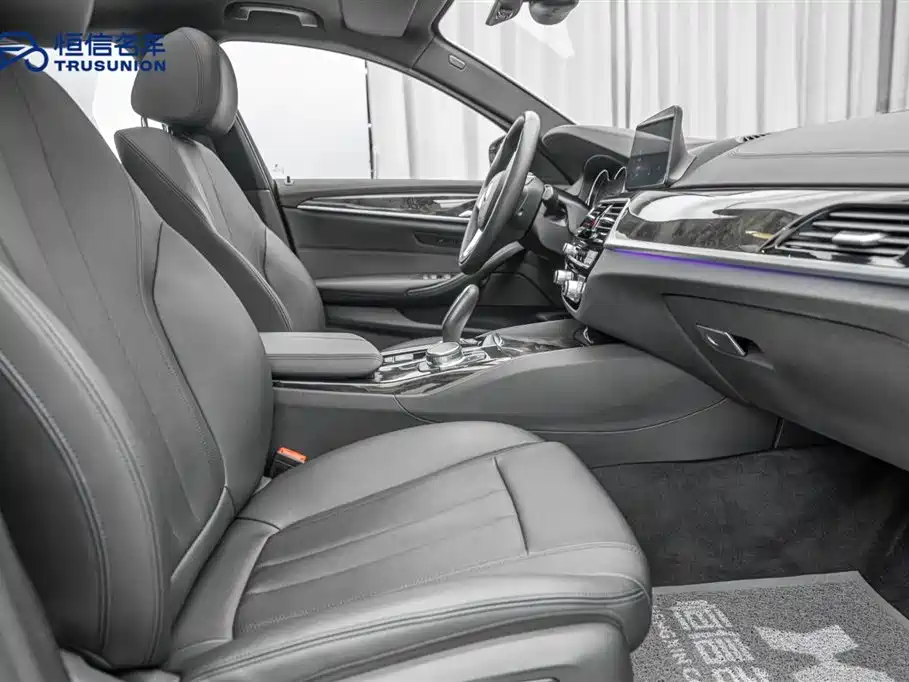 BMW 5 Series 2018 525Li M Sport Package