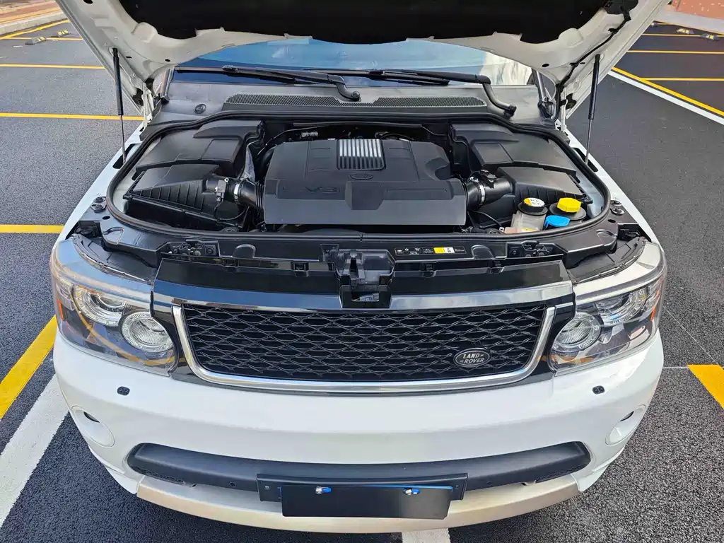 Range Rover Sport 2013 5.0 NA V8 HSE Red Edition