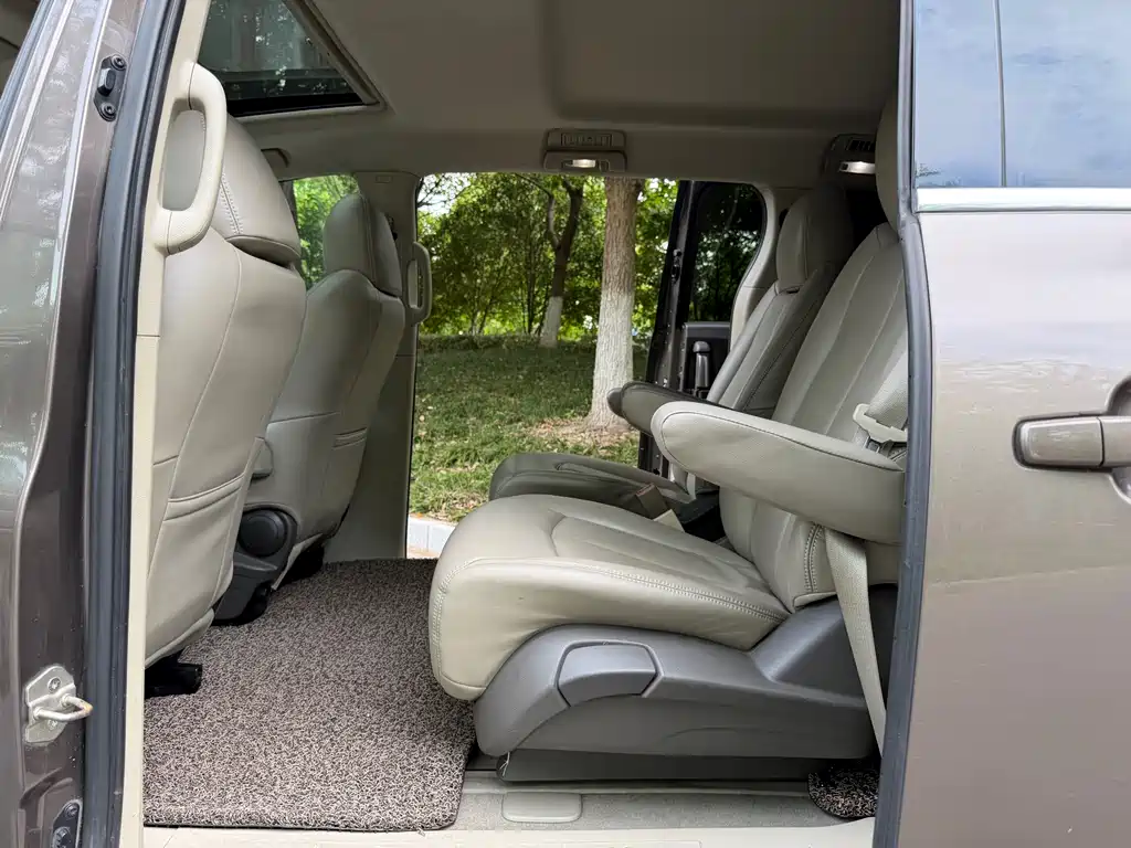 Buick GL8 2013 2.4L CT Luxury Business Comfort Edition