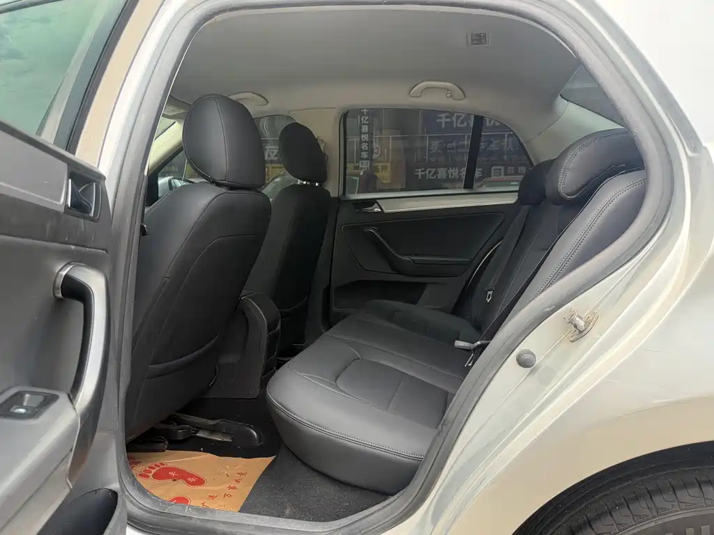 Volkswagen Bora 2015 Value Edition 1.6L Automatic Fashion