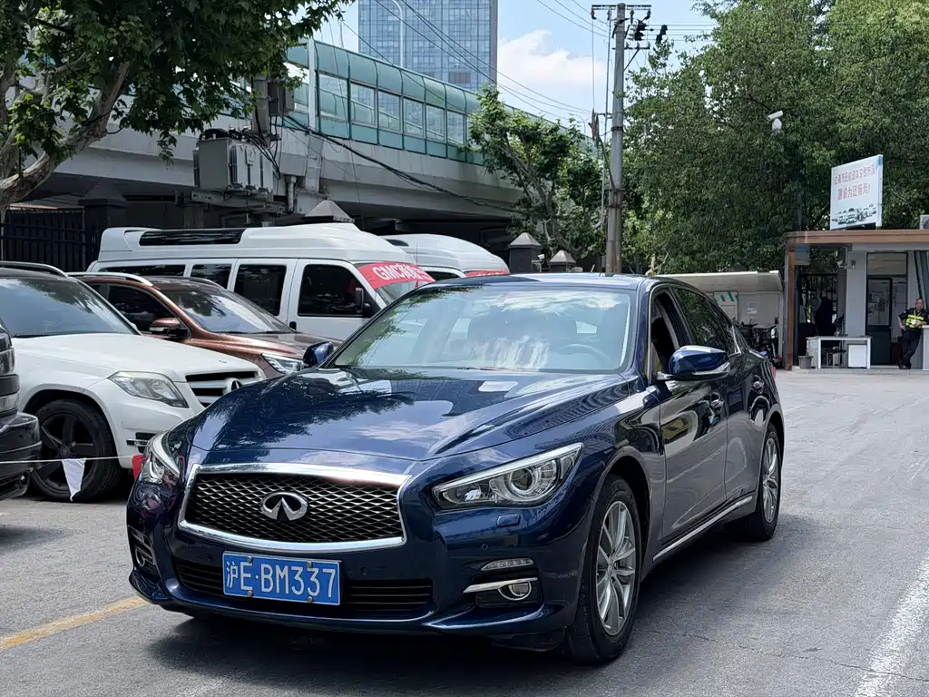 Infiniti Q50L 2016 2.0T Yue Xiang Edition