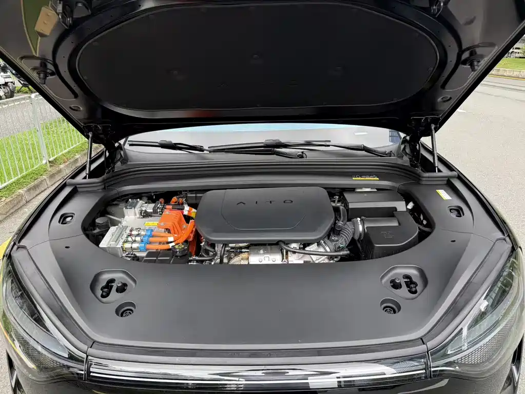 AITO M9 2025 EREV Ultra Edition 52kWh 6-Seater (192-line LiDAR)