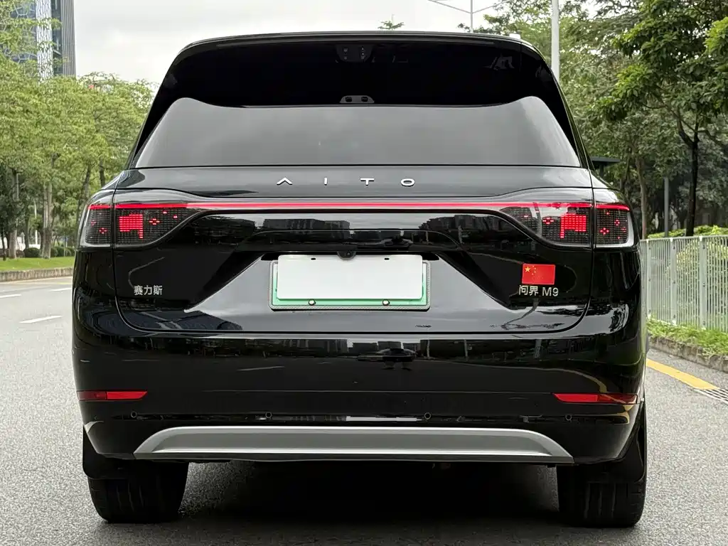AITO M9 2025 EREV Ultra Edition 52kWh 6-Seater (192-line LiDAR)