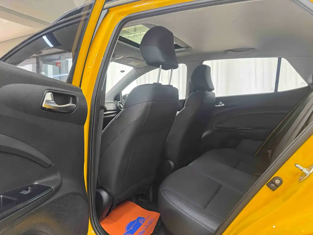 Kia Stonic 2021 1.4L CVT Fun Edition with Sunroof