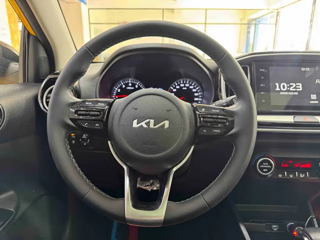 Kia Stonic 2021 1.4L CVT Fun Edition with Sunroof