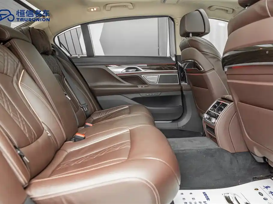 BMW 7 Series 2019 730Li Luxury Package