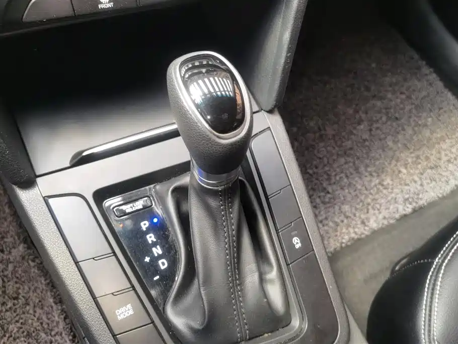 Hyundai Elantra Lingdong 2018 1.4T DCT Xuandong Vitality Edition