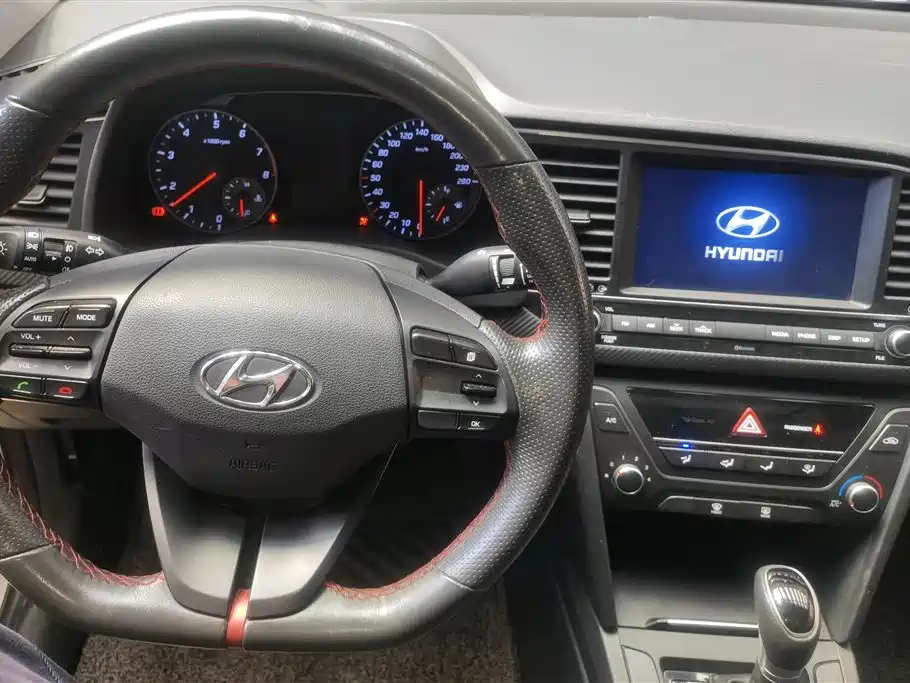 Hyundai Elantra Lingdong 2018 1.4T DCT Xuandong Vitality Edition