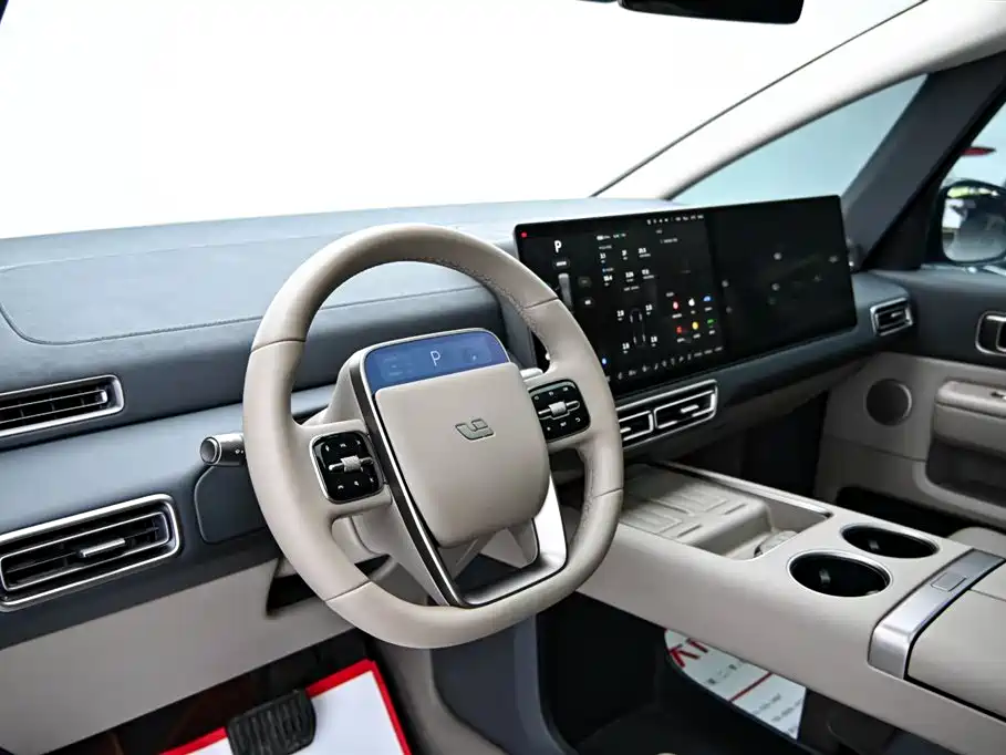 Li Auto MEGA 2025 model Home Family Special Edition