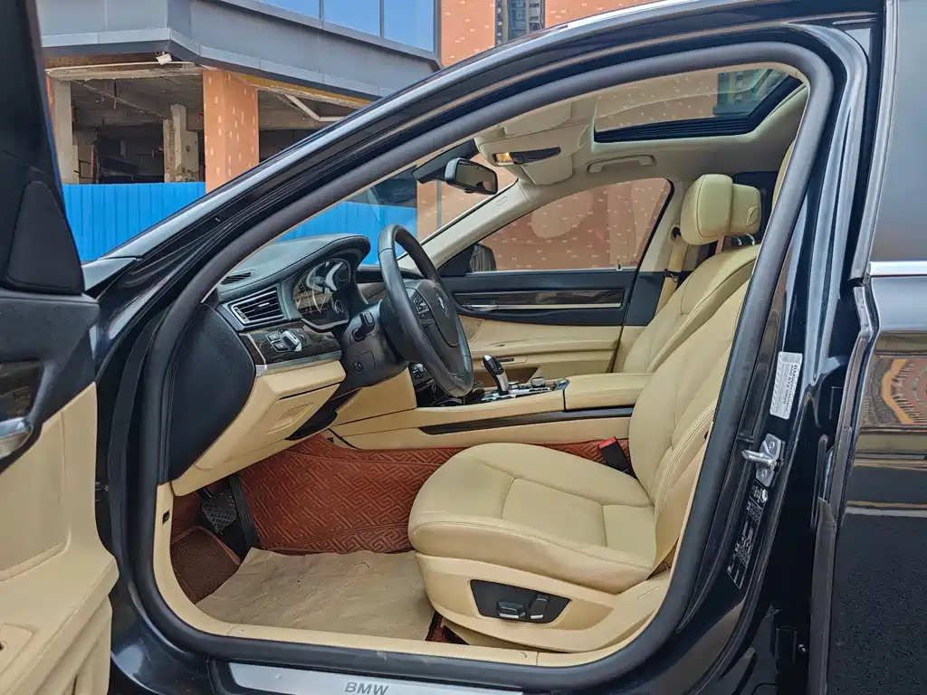 BMW 7 Series 2011 730Li Elegant - фото 9