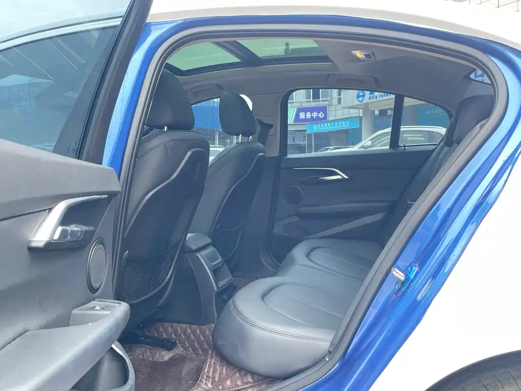 BMW 1 Series 2018 118i Sport