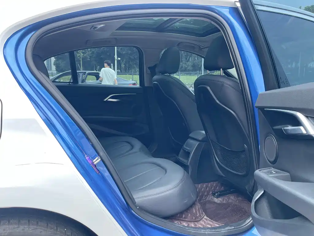 BMW 1 Series 2018 118i Sport