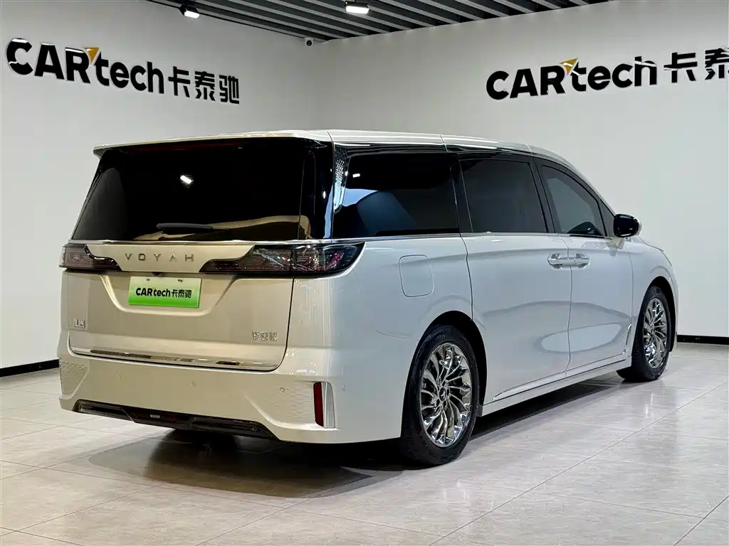 Voyah Dreamer 2022 Low Carbon Edition Meng+ Smart Enjoyment Package