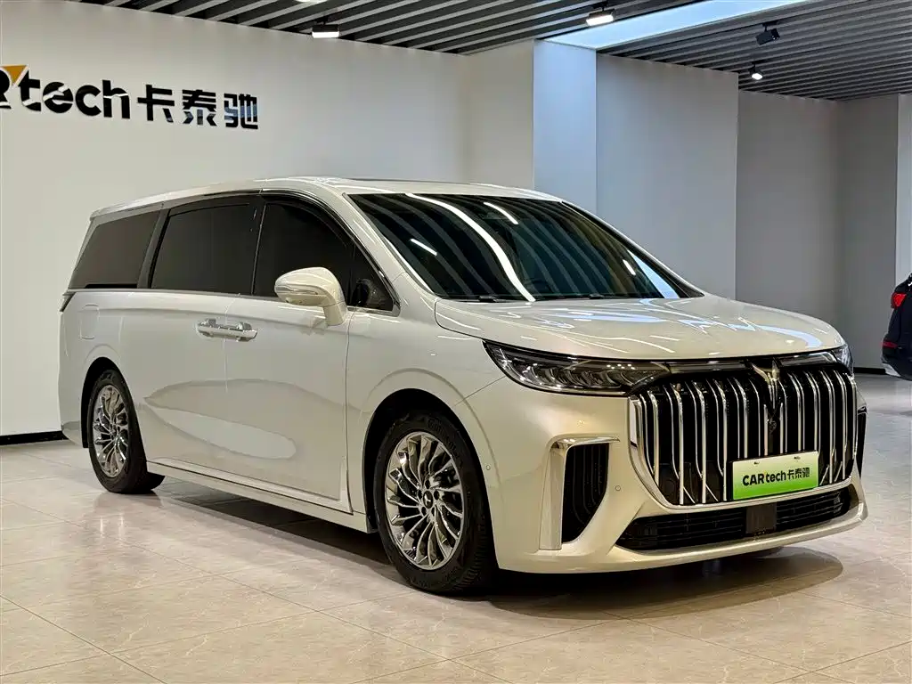 Voyah Dreamer 2022 Low Carbon Edition Meng+ Smart Enjoyment Package