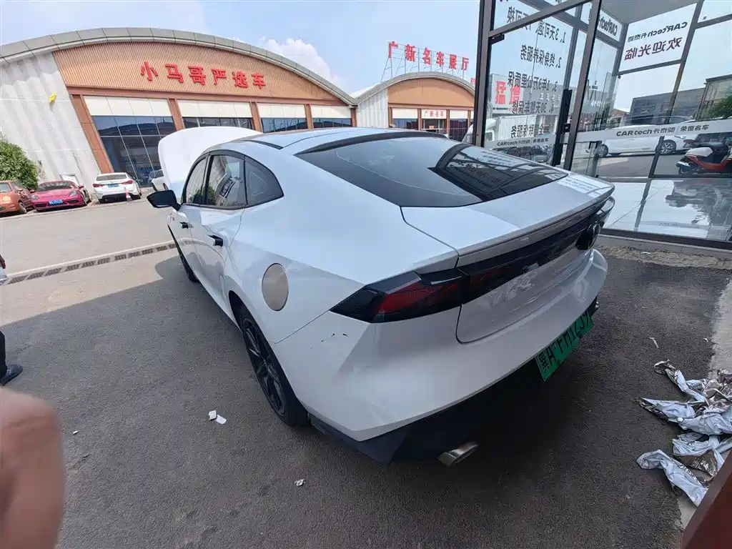 Changan UNI-V iDD 2023 1.5T 113km Zhiqu Edition (Feikuai Edition)
