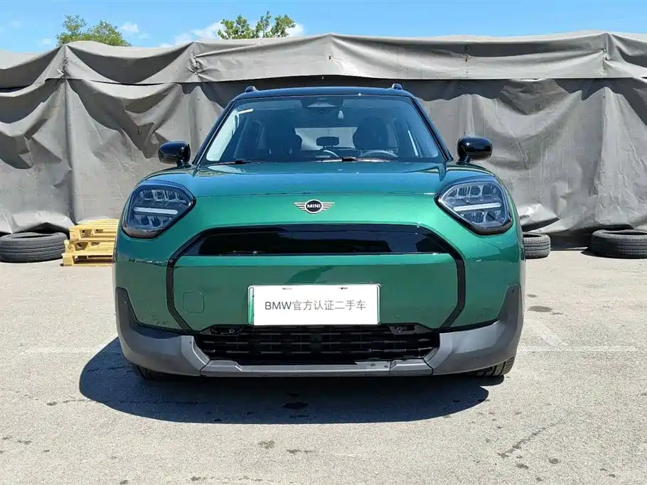2025 MINI Cooper SE Aceman Classic