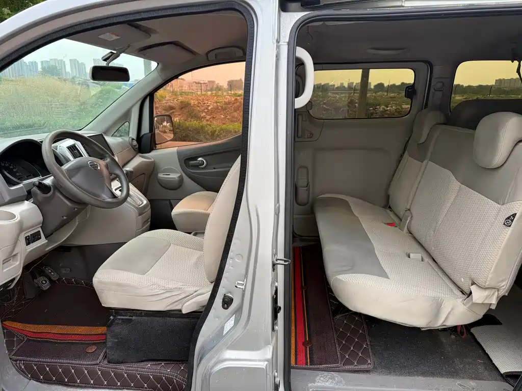 Nissan NV200