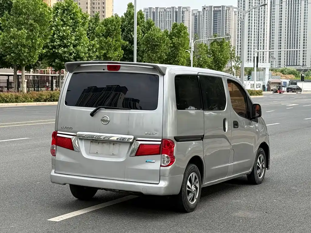 Nissan NV200