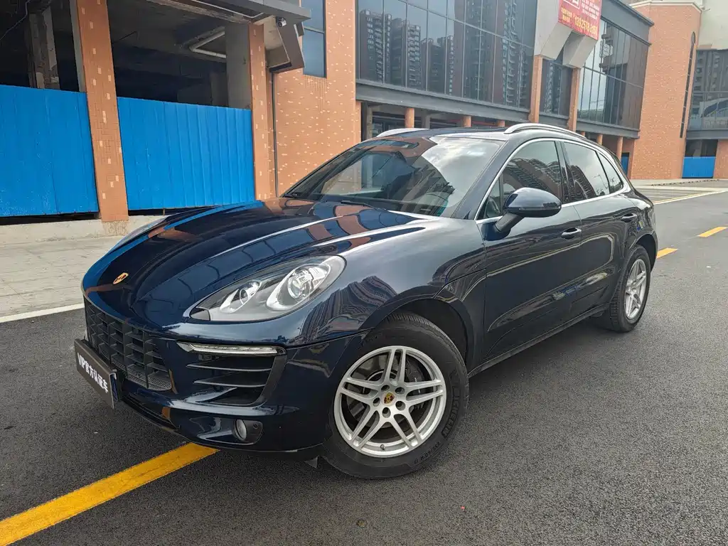 2017 Porsche Macan 2.0T