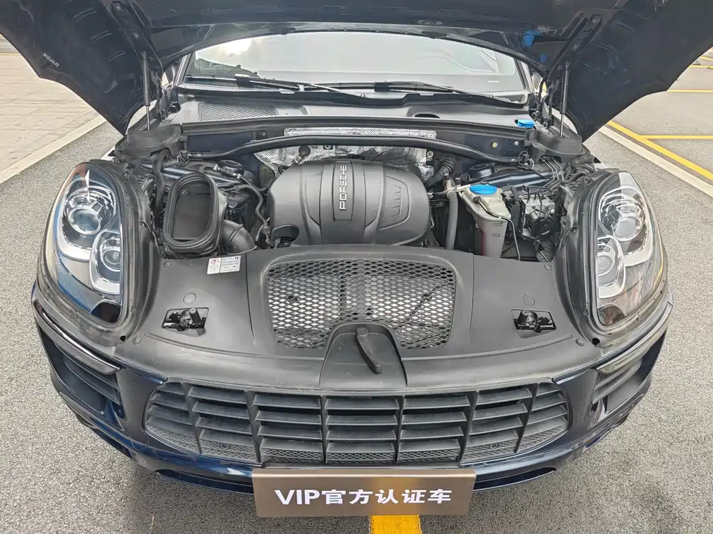 2017 Porsche Macan 2.0T
