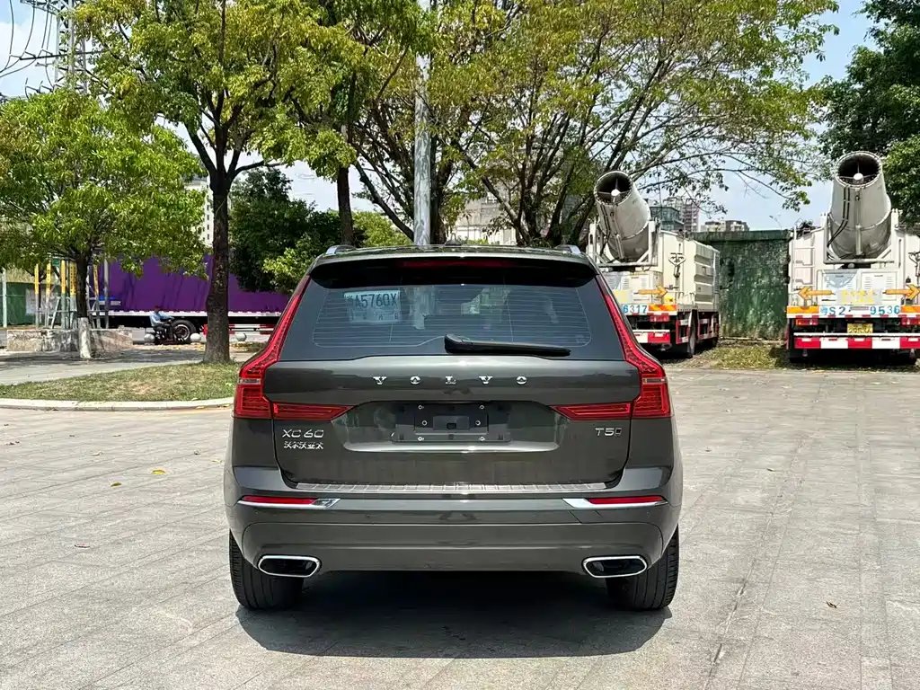 Volvo XC60 2021 T5 AWD Momentum