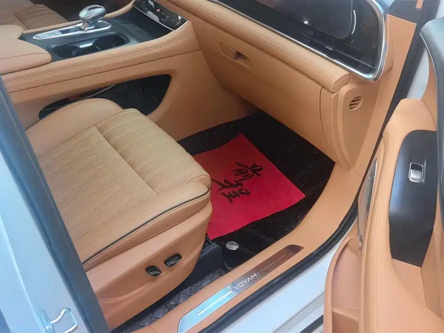 Voyah Dreamer 2022 Low Carbon Edition with Xiang+ Intelligent Driving Package