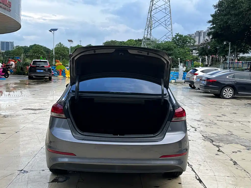 Hyundai Elantra 2016 1.6L Auto Elite