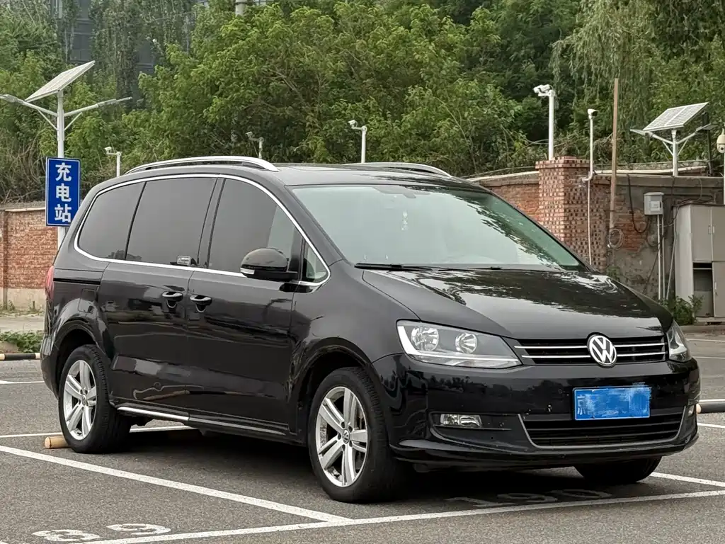 Volkswagen Sharan 2018 380TSI Comfort 6-seater