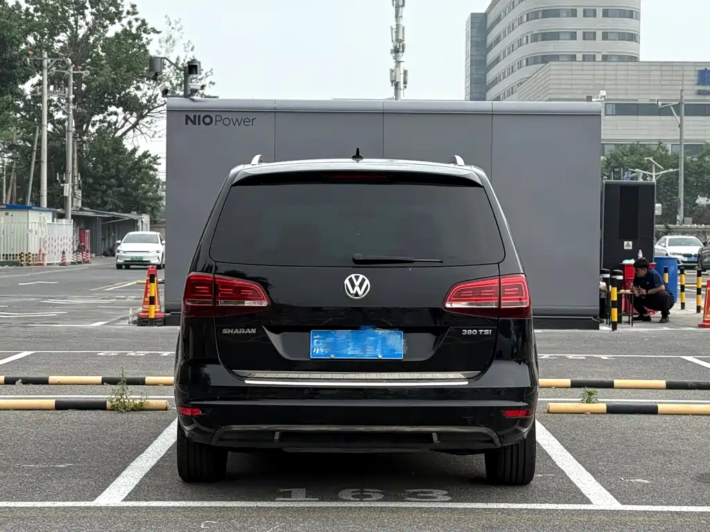 Volkswagen Sharan 2018 380TSI Comfort 6-seater