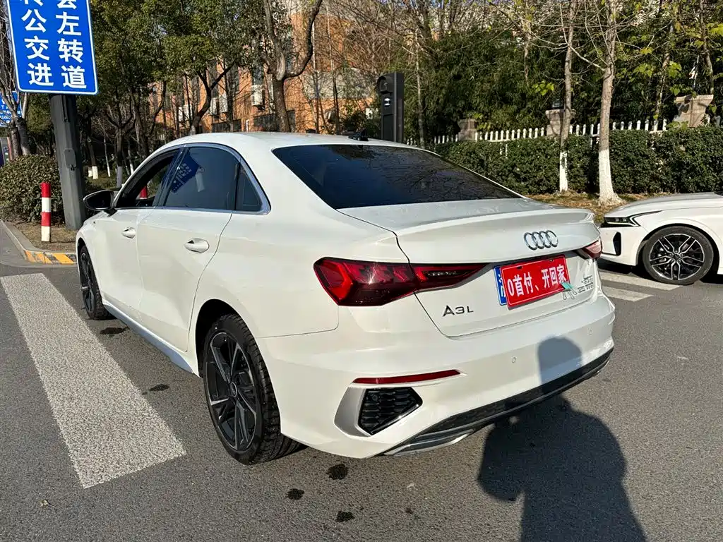 Audi A3 2022 Sportback 35 TFSI Luxury Sport