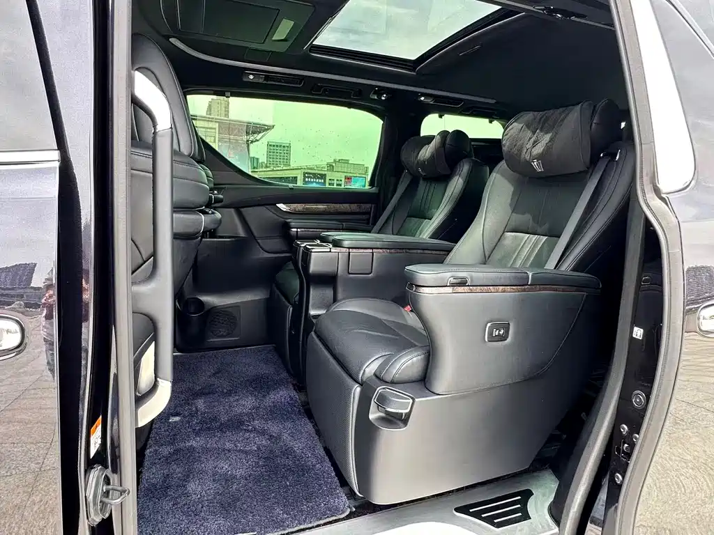 Toyota Vellfire 2023 Crown Hybrid 2.5L HV Supreme Edition
