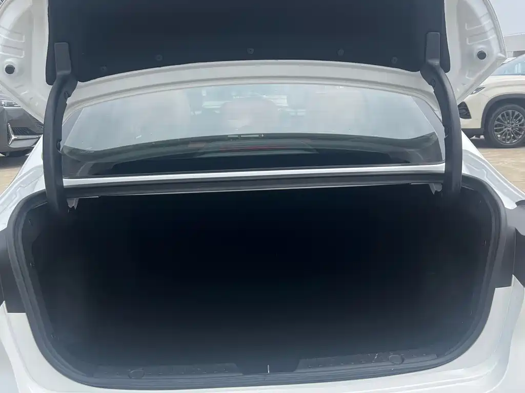 Changan Eado PLUS 2023 Blue Whale NE 1.4T GDI DCT Premium Edition