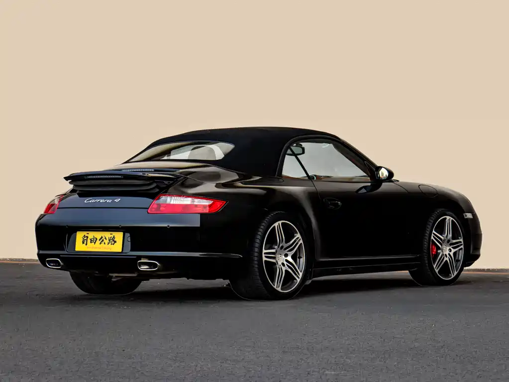 Porsche 911 Carrera 4 Cabriolet